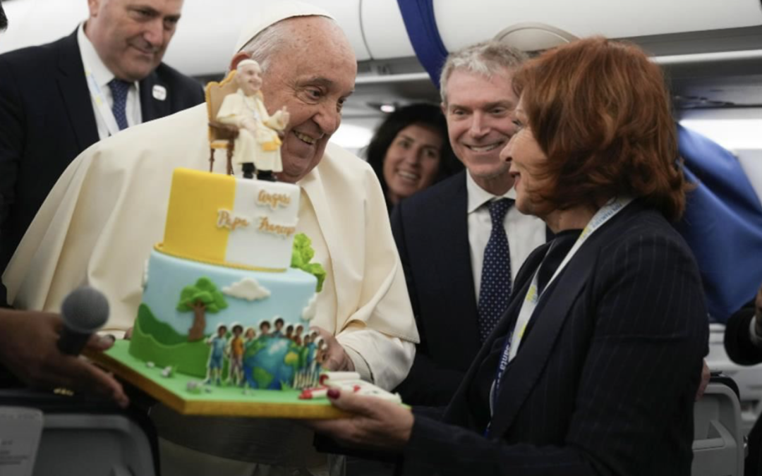 Auguri a Papa Francesco per i suoi 88 anni: il pastore che ci ha rimesso in cammino