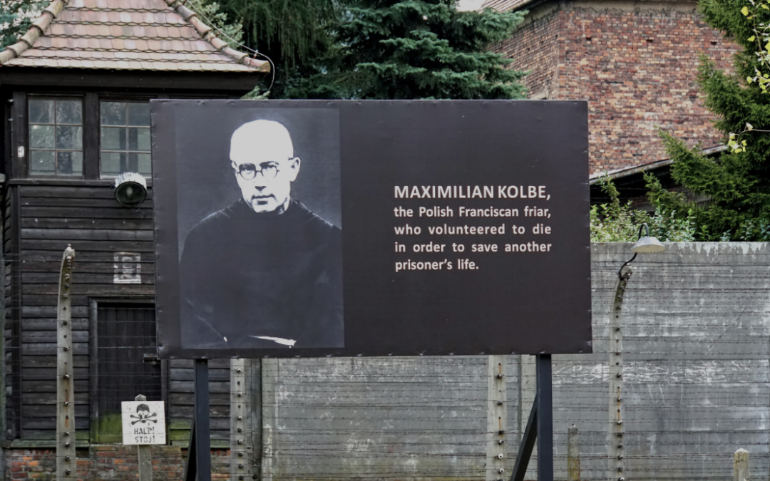 Auschwitz, 80 anni dopo: il ricordo di un inferno e la testimonianza di carità di Padre Kolbe