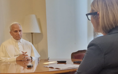 Leone XIV, il papa “di più case” che invita a camminare insieme