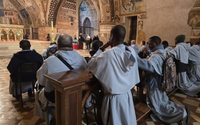 La comunità degli studenti di Roma in pellegrinaggio ad Assisi per l’ostensione delle ossa di san Francesco